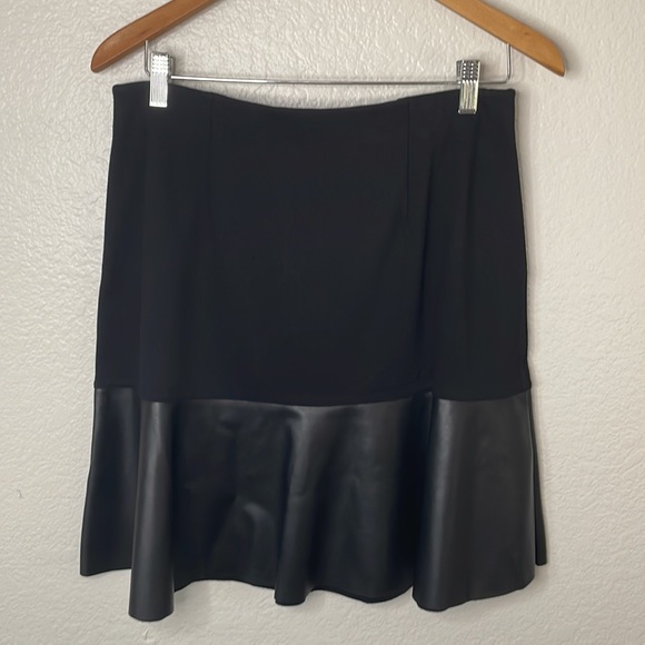 CABI Skirt | Black | Medium - Picture 4 of 7